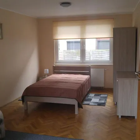 Apartament W Ogrodzie Διαμέρισμα *